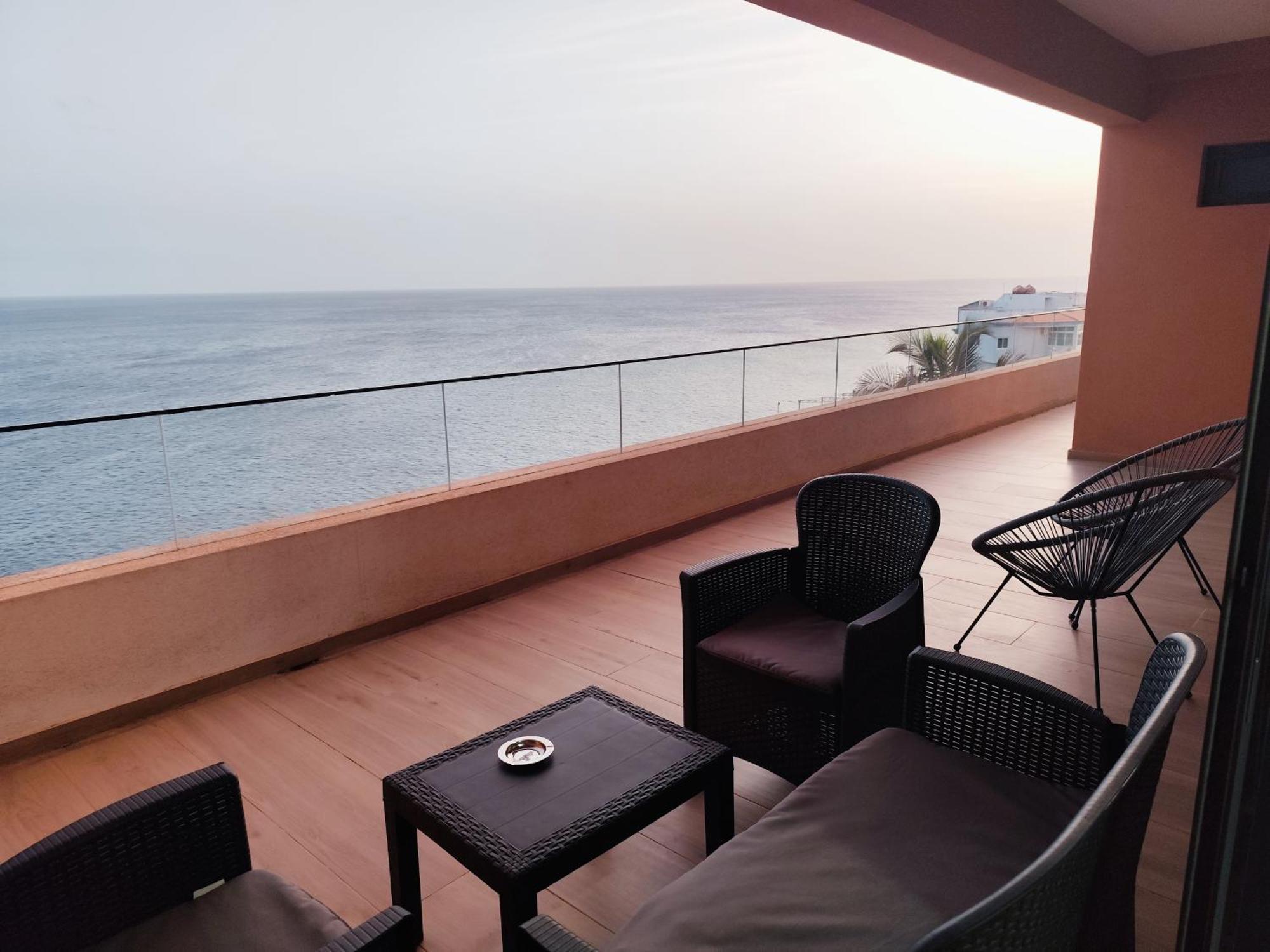 Ocean Mirror Apartment Praia Exteriör bild